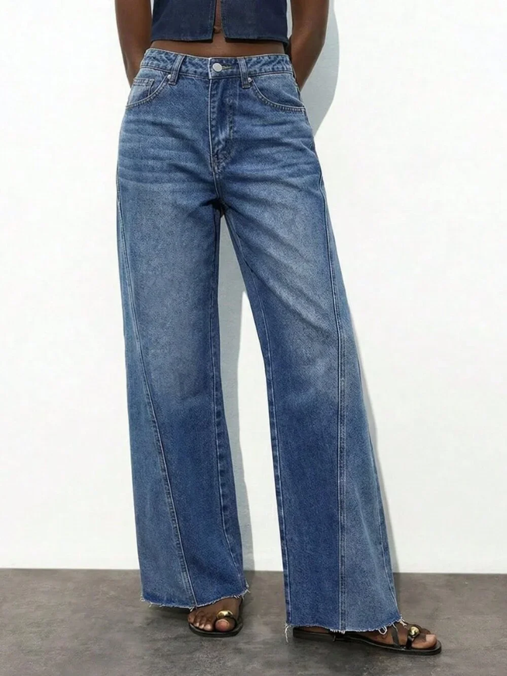 Medium Wash Casual Women's Pocketed Zipper Straight Leg Jeans